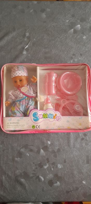 Poupée + accessoires