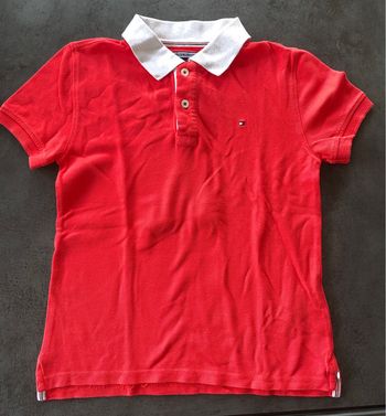 polo rouge tommy Hilfiger  10 ans tbe