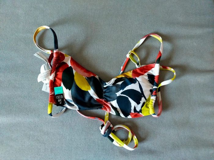 Haut de bikini Etam – Neuf avec étiquette – Taille FR 38