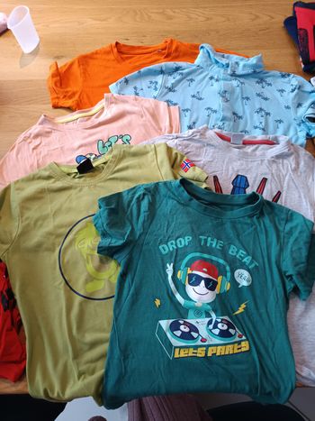 Lot de tee shirts manches courtes 8 ans