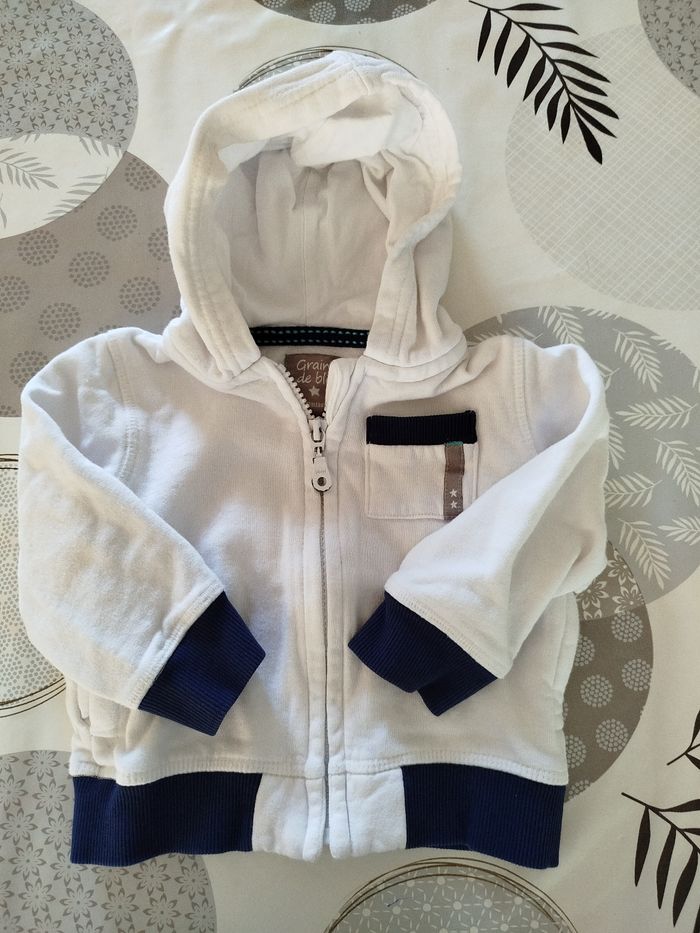 Veste blanche à capuche