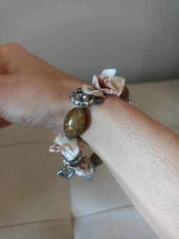 Bracelet fantaisie taille élastique avec breloques