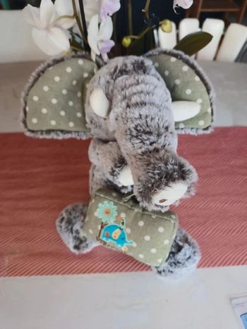 Superbe doudou éléphant
