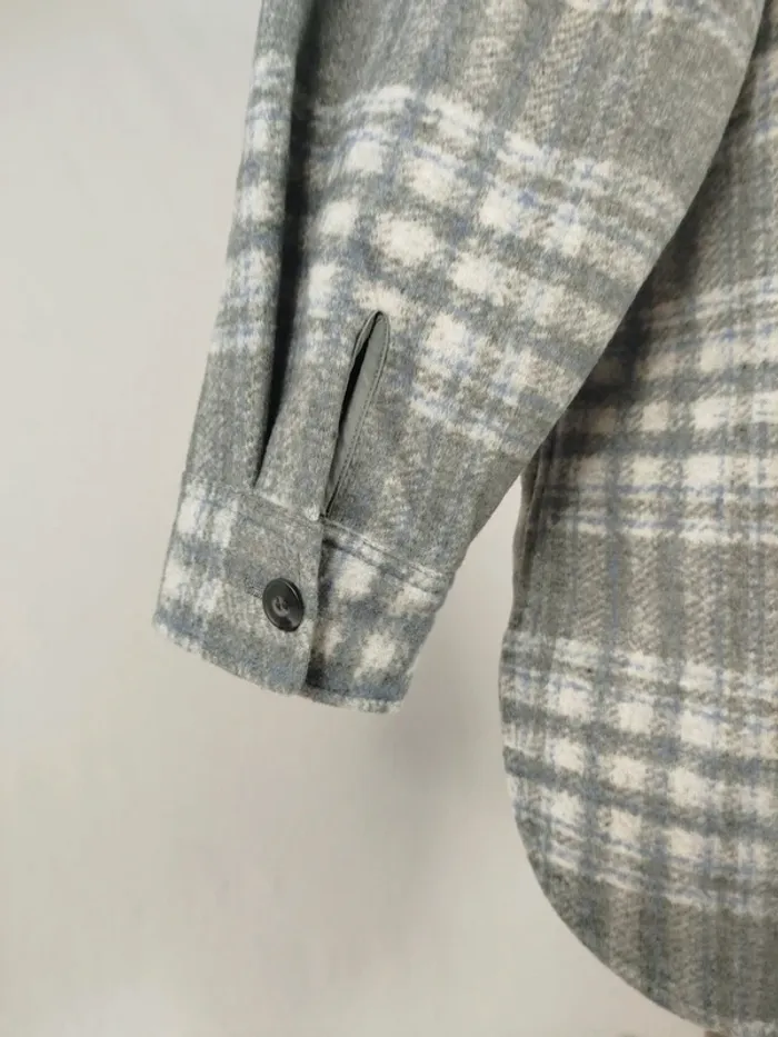 Sur chemise - veste en laine Uniqlo Chemise à carreaux grise A830 - photo numéro 8