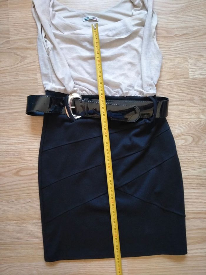robe moulante. Noire et beige. Femme. 
Made in Italy. Taille 36 - photo numéro 14