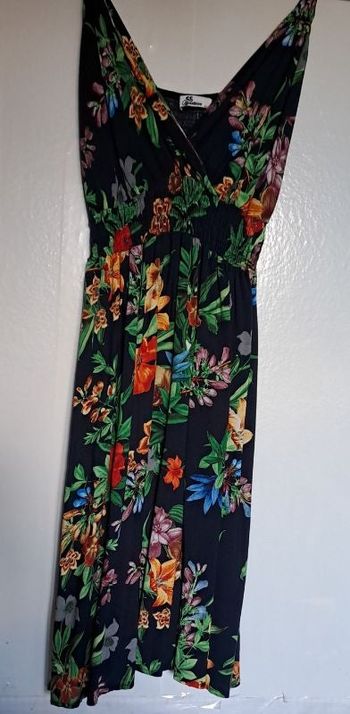 Robe à bretelles col croisé taille S/M