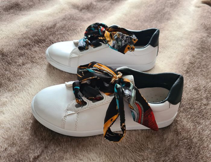 Paire de tennis taille 39 - photo numéro 3