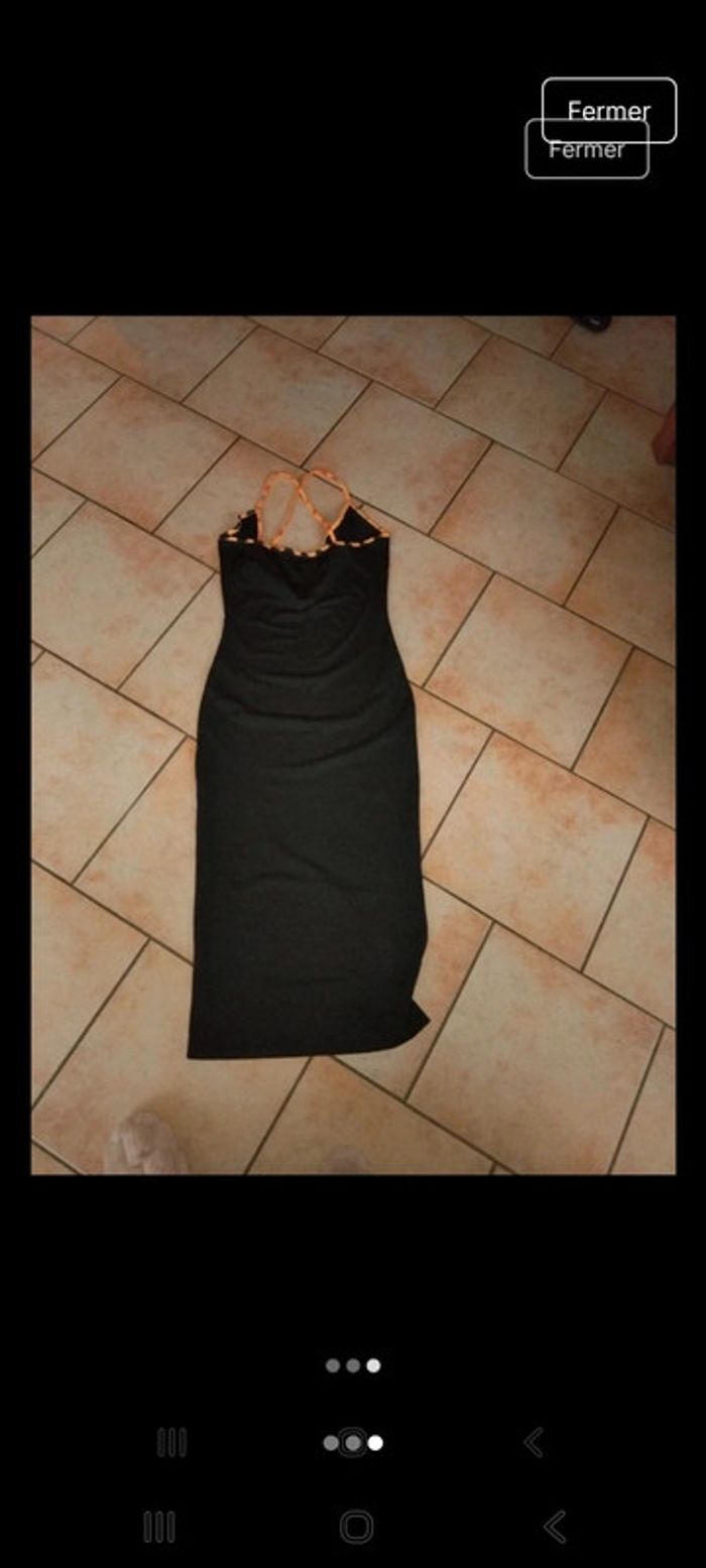 Robe moulante bretelles croisées dans le dos - photo numéro 3