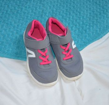 Basket grises et roses T 31 decathlon