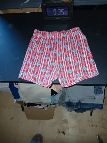 Short fille