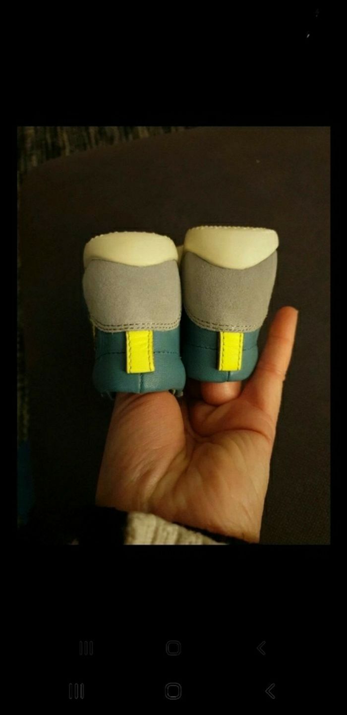 Bottines tout cuir neuves Vertbaudet taille 19 - photo numéro 5