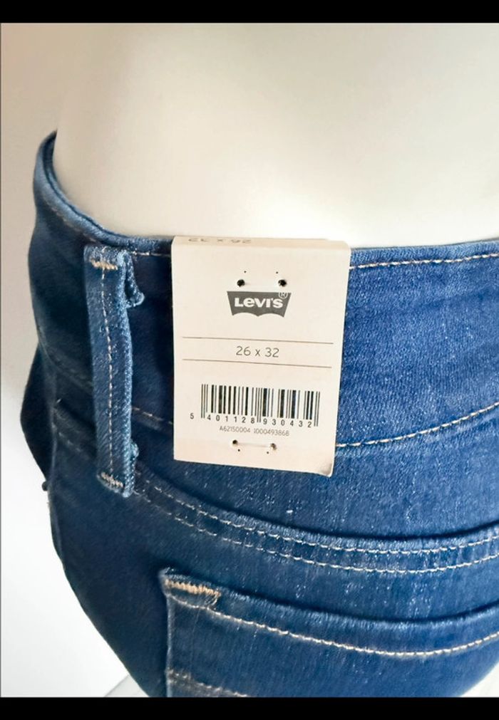 Jean Levi’s 711 Skinny – Taille 26/32 – Bleu brut – Neuf avec étiquette - photo numéro 10