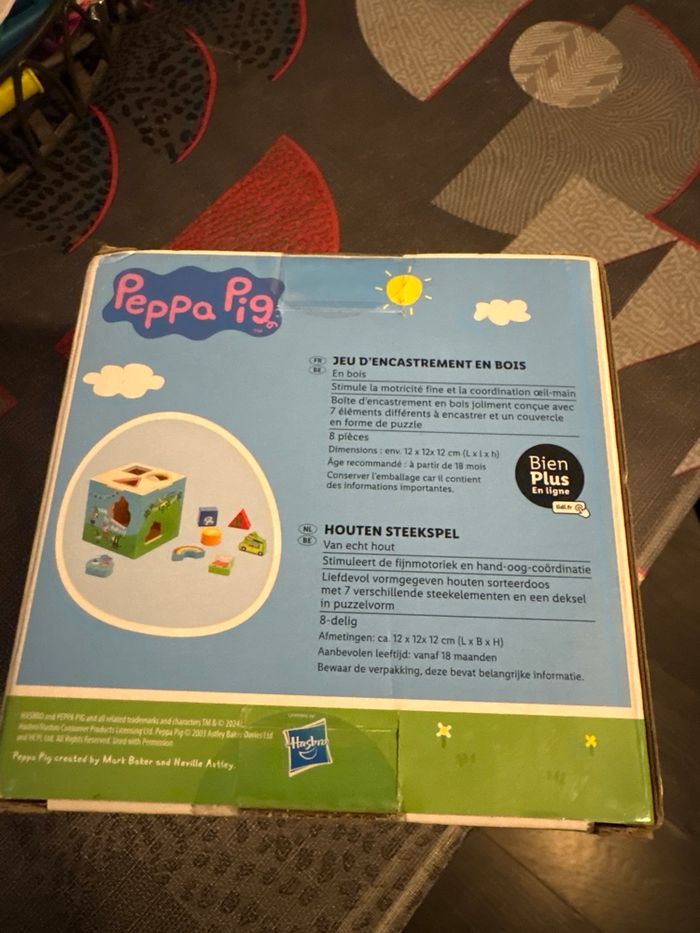 Jeu d encastrement en bois Peppa pig - photo numéro 2