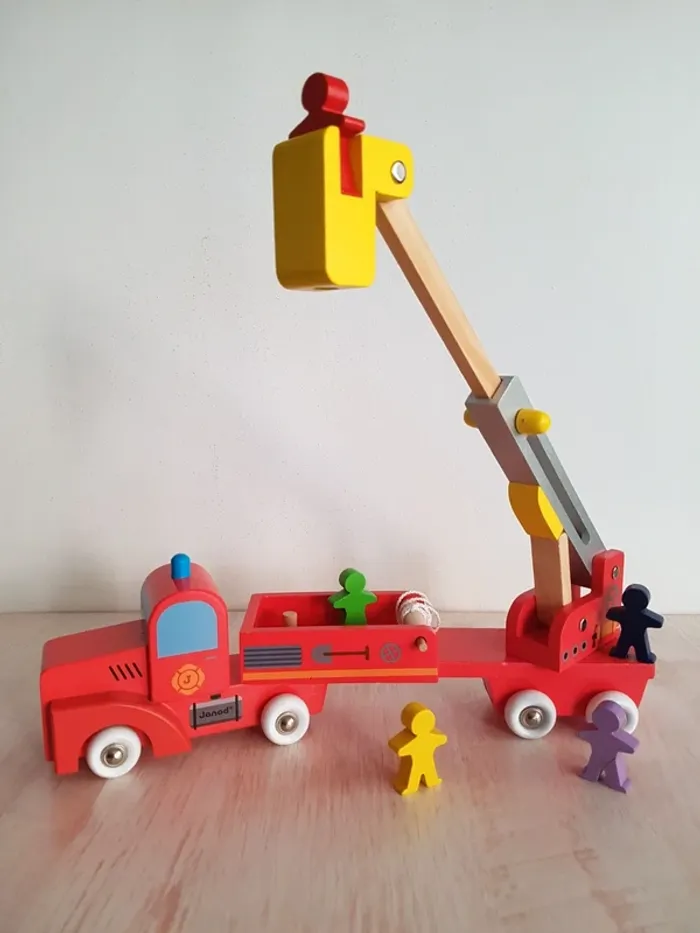 Grand camion de pompier en bois Story de Janod - photo numéro 15