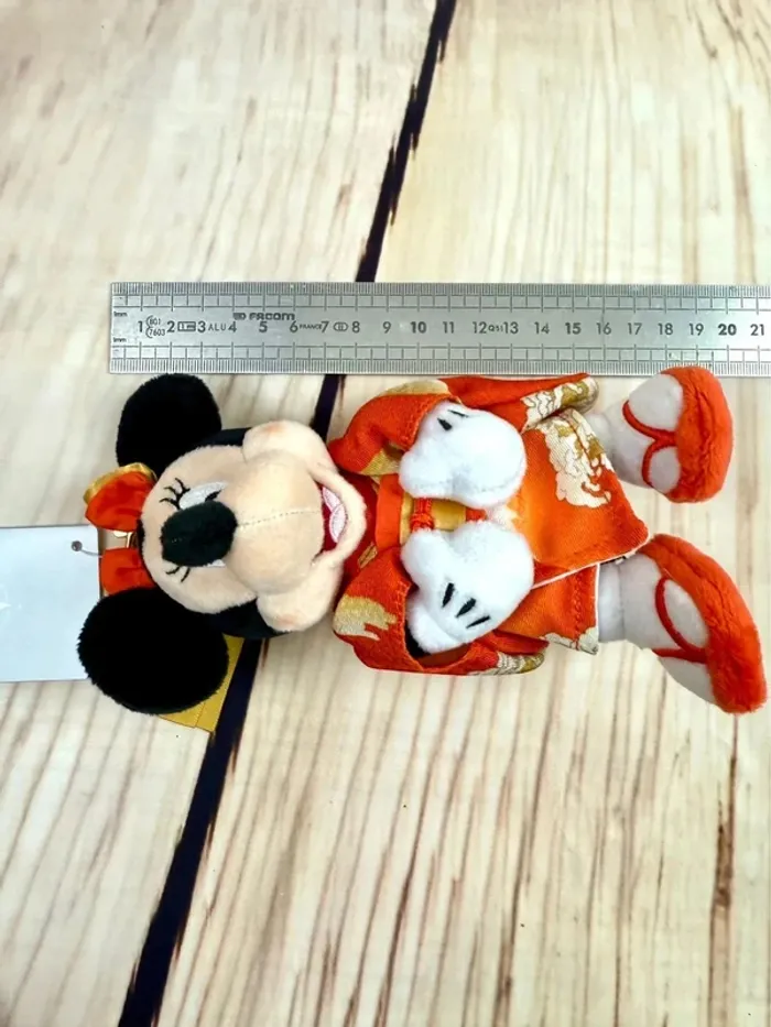 Petite peluche Disney Store Japon - Minnie kimono - photo numéro 11