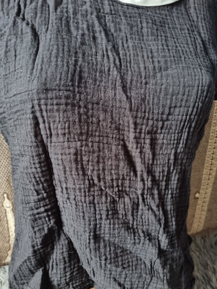 Haut noir effet crépon taille M - photo numéro 2