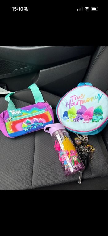 Lot d accessoire trolls neuf 