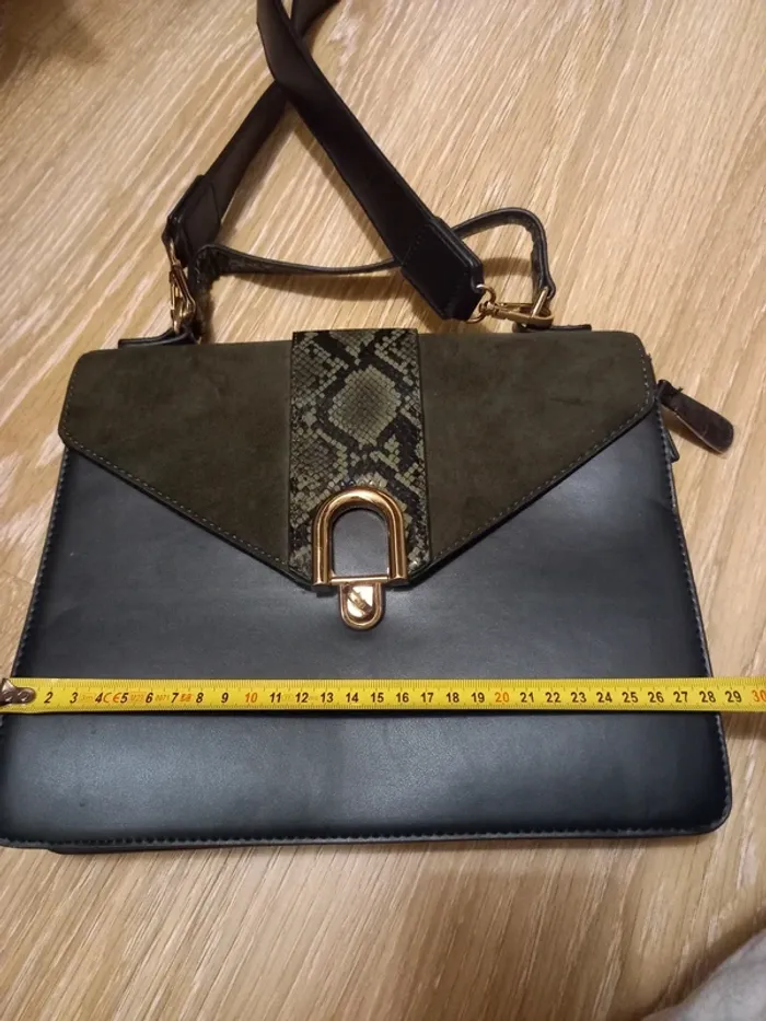 Sac Bata bleu marine détail python neuf - photo numéro 12