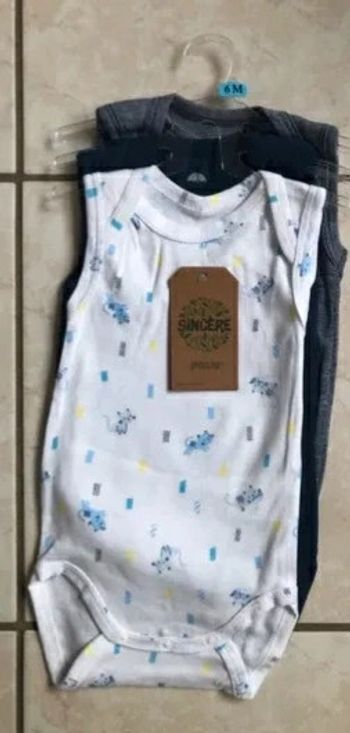 Lot de 3 Bodies sans manches Sincere coton bio T 6 mois neufs dans emballage