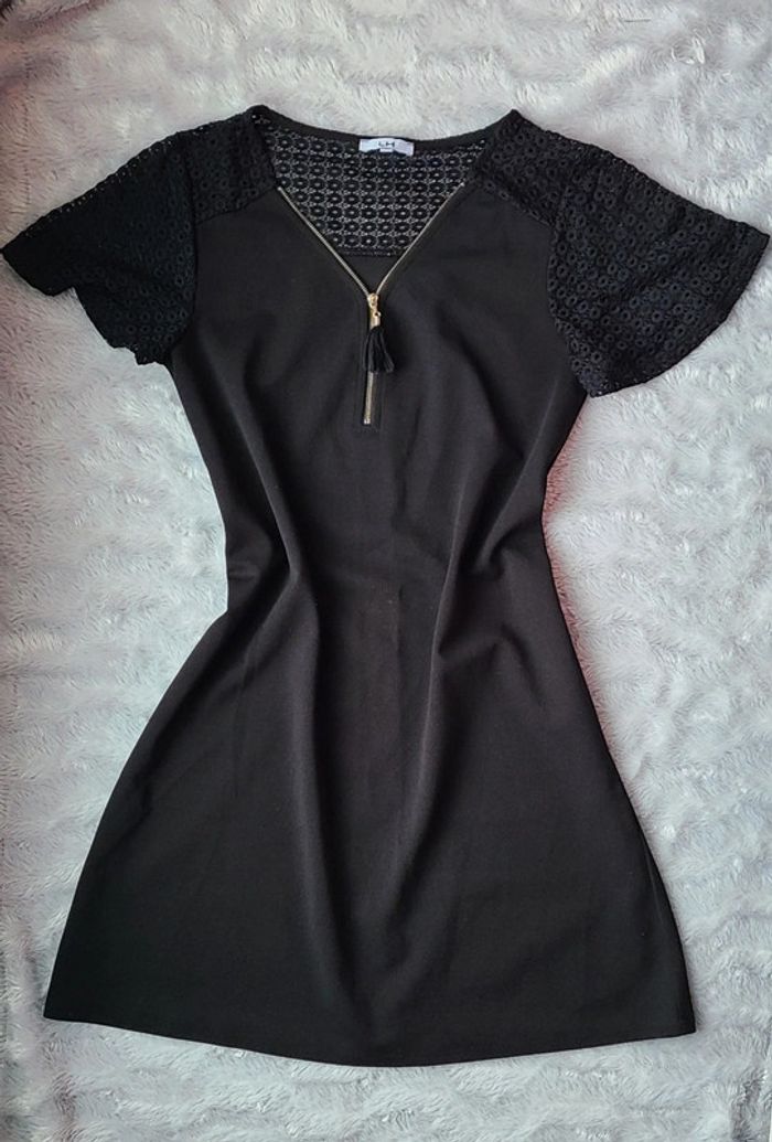 Jolie petite robe noire taille S La halle