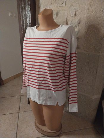 Pull femme Trésors des Océans taille s en tres bon etat