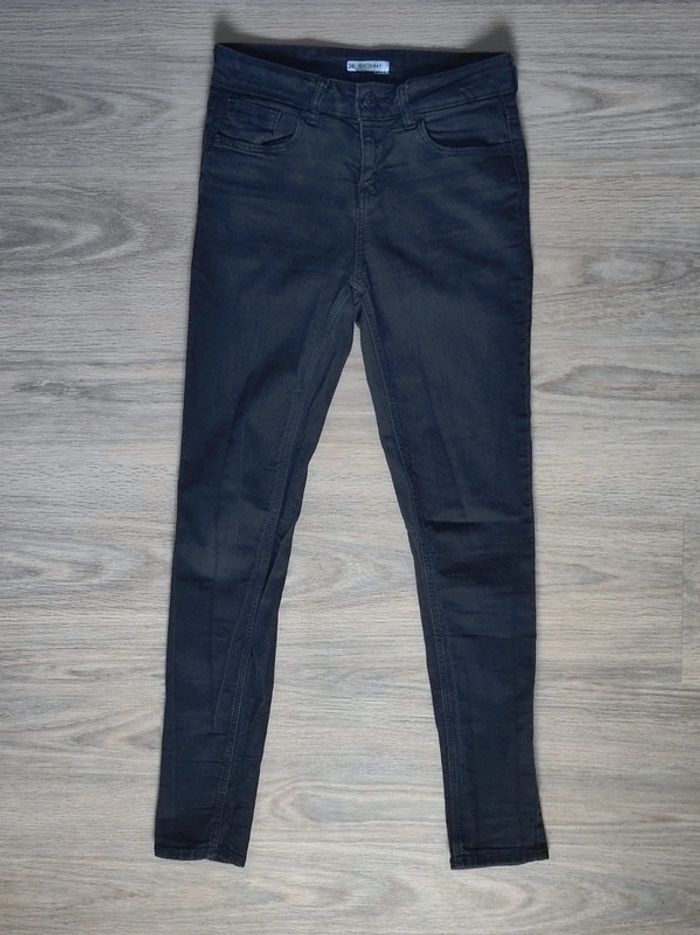 Pantalon jean noir Skinny / Kiabi - 34/XS à 36/S - photo numéro 2