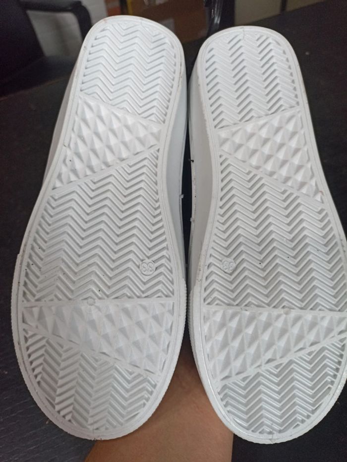 Basket noire taille 33 - photo numéro 3