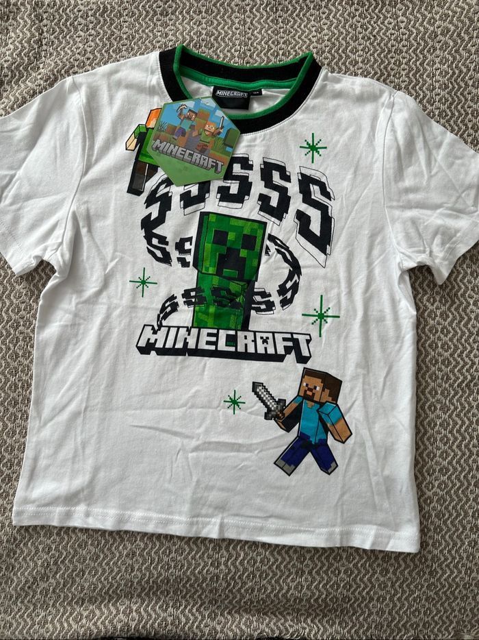 T-shirt minecraft taille 10 ans blanc /vert neuf avec étiquette