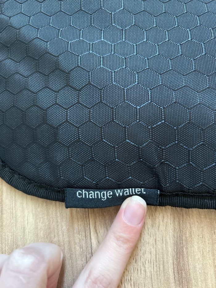Tapis de change nomade noir / Sac à langer pliable noir Change Wallet - photo numéro 8