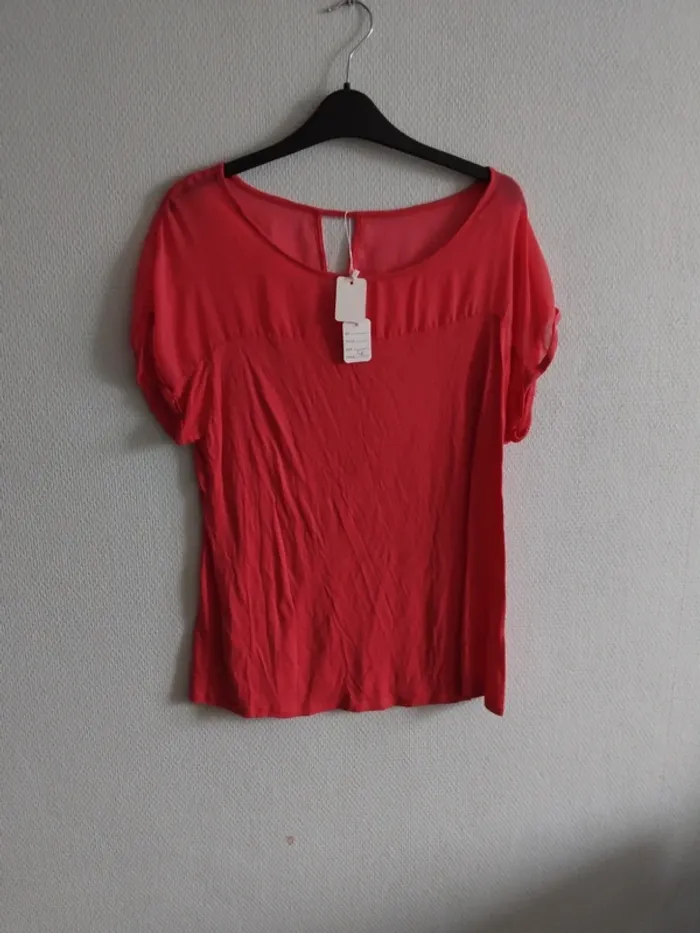 Haut manches courtes taille M - photo numéro 3