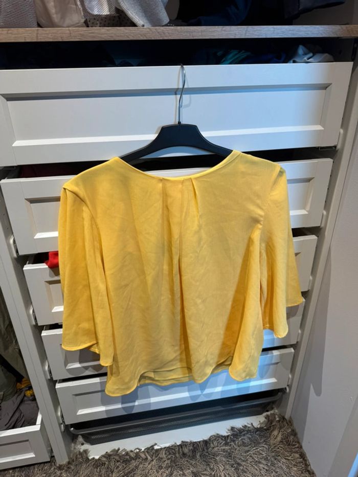 haut jaune