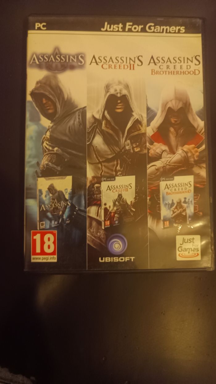 Assassin Creed 1,2 et Brotherhood sur pc Coffret en bonne état