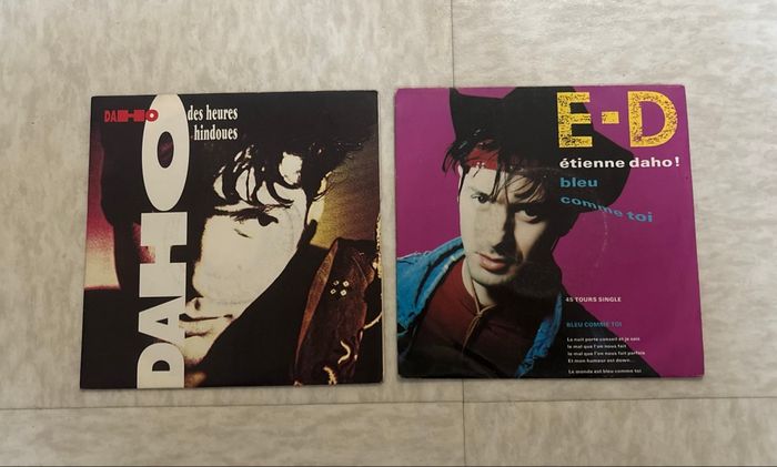 Lot 2 vinyles 45 tours Etienne Daho bleu comme toi et des heures indoues - photo numéro 2