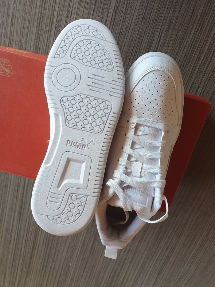 Superbe paire de  baskets Puma 🖤 - photo numéro 6