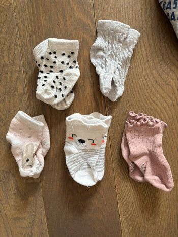 Lot de 5 paires de chaussettes bébé fille 15-16 tbe