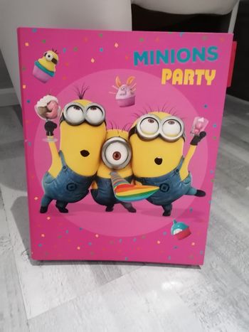 Classeur les minion party 2 intercalaires 🎒