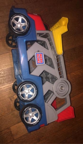 grand camion jouet