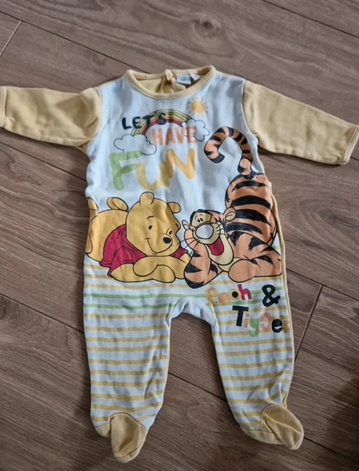 Lot pyjamas bebe  4-6 mois - photo numéro 7
