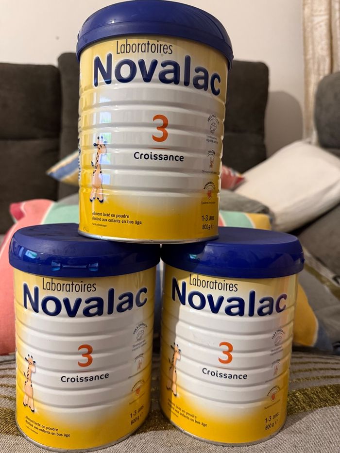 Lait Novalac Croissance 3 (1–3 ans) Je vends 3 boîtes de lait Novalac 3 Croissance, format 800 g.