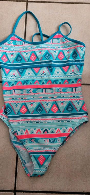 Maillot de bain fille t14 ans,décathlon