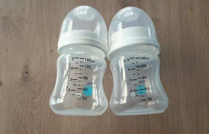 Lot de 2 biberons 140ml