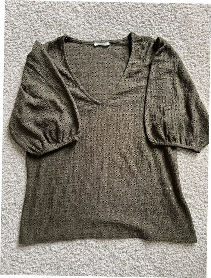 Teeshirt manches courtes bouffantes couleur kaki taille M marque Cache Cache