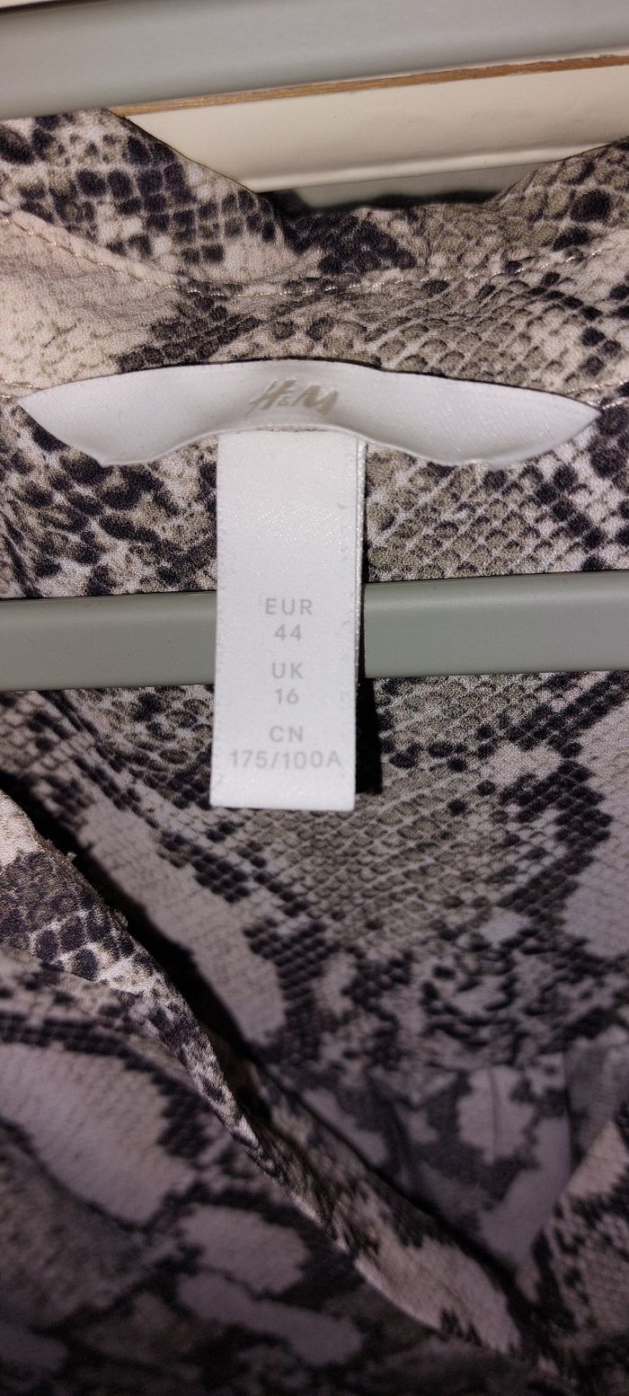 Chemisier motif "peau de serpent" - photo numéro 4