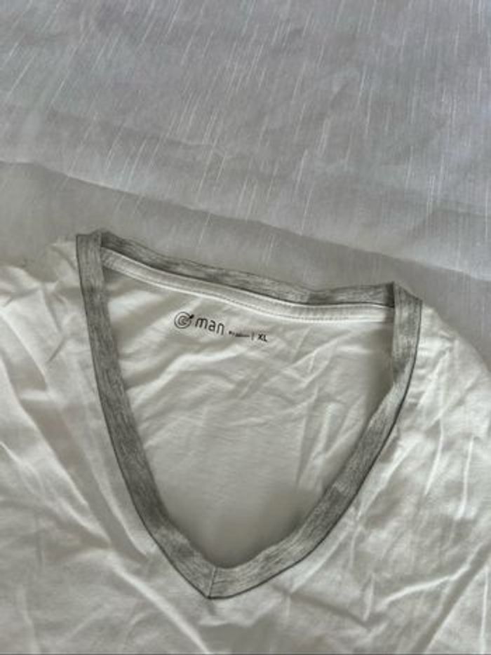 Col blanc col V - photo numéro 2