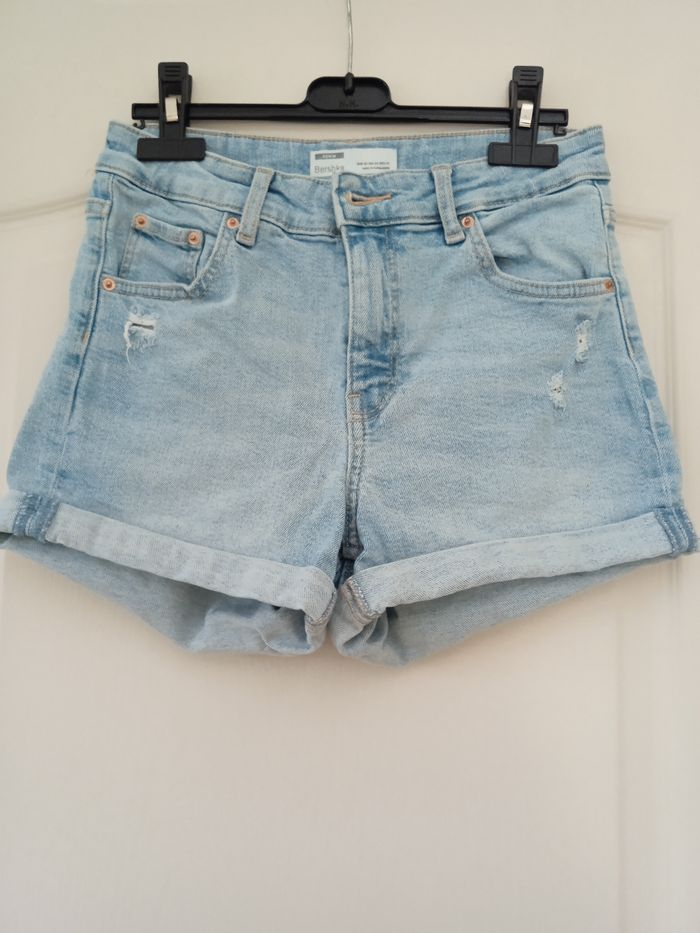 Short en jean bleu clair taille 36