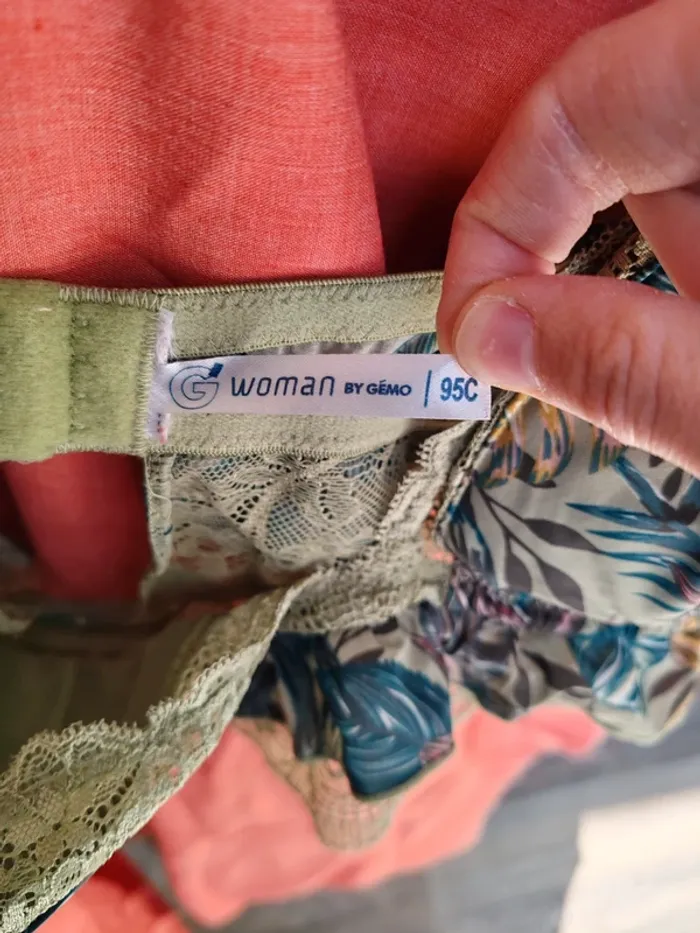 Soutien gorge vert reglable par noeud 95c - photo numéro 3