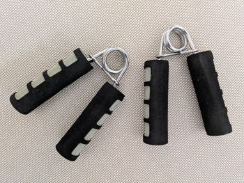 Muscleurs de mains 15 kg ( neufs )