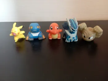 Lot de figurines pokemon