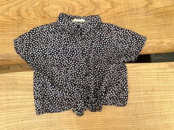 H&M Chemise courte été à fleurs noire et violet Lila taille 12-12 12 ans