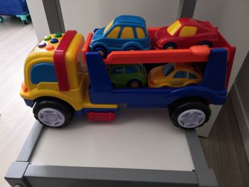 Camion (sonore) transporteur de 4 voitures